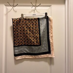 Chic Patterned Scarf in Orange and Gray